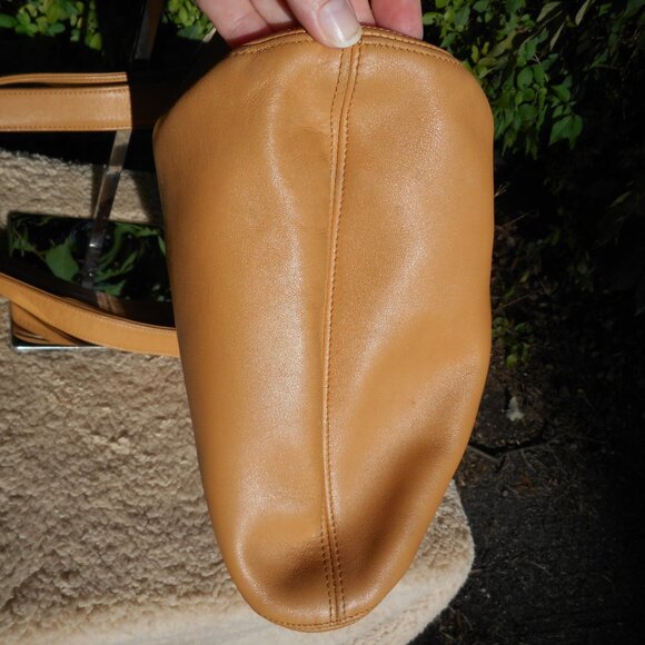 SOLD Coach Lexington Bucket, 4181 in Camel - Picture 6 of 16